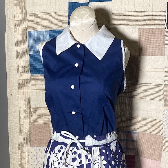 1970s “Beeline” Strawberry Print Dress - Picture 2 of 6